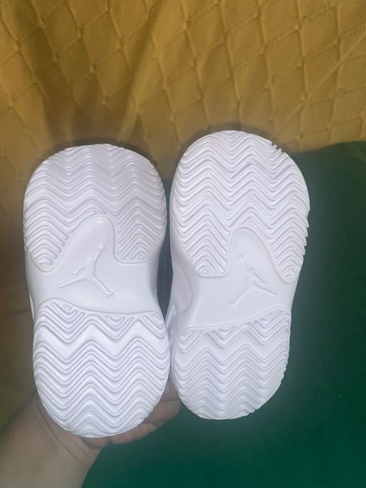 Sapatilhas bebé Jordan novas