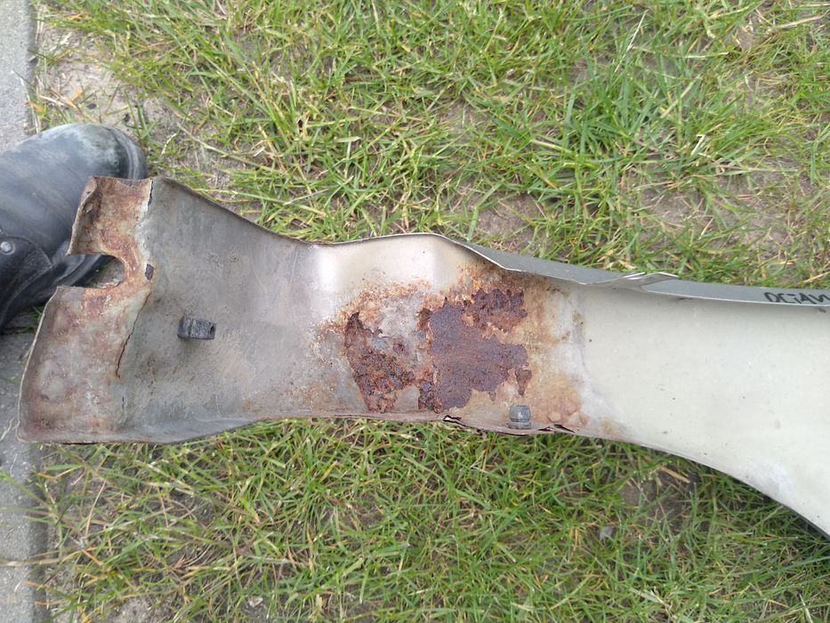 Błotnik lewy przód Skoda Octavia I kolor 9202