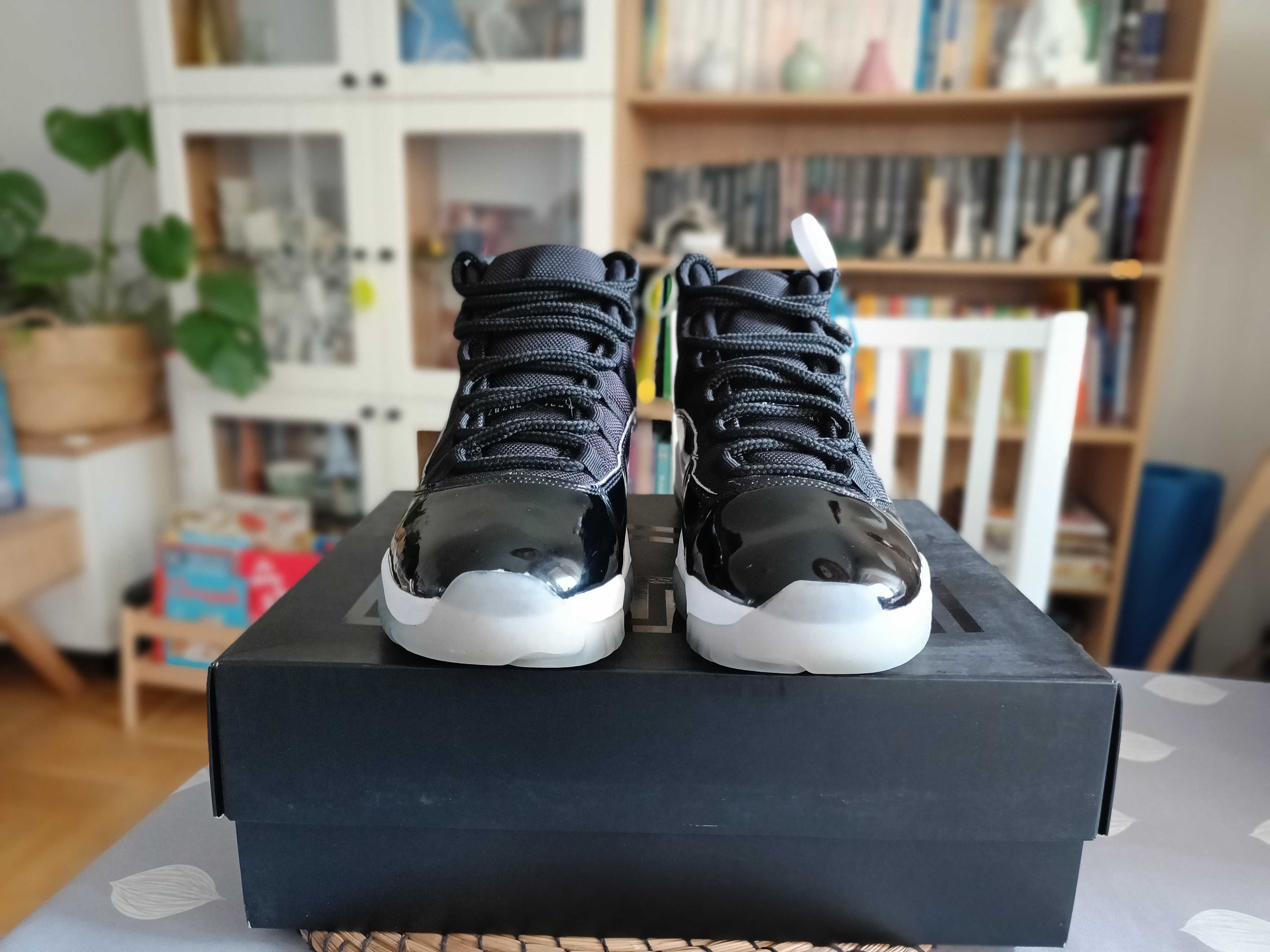 Buty Nike Air Jordan 11 Retro 'Space Jam' (2016) 42EUR