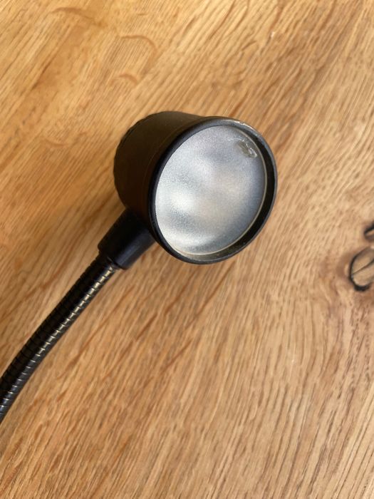 Lampka w kolorze czarnym