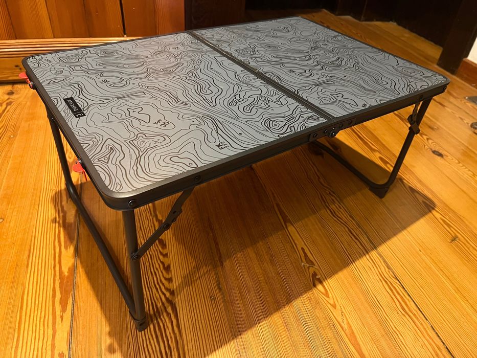 Mesa baixa de campismo dobravel
