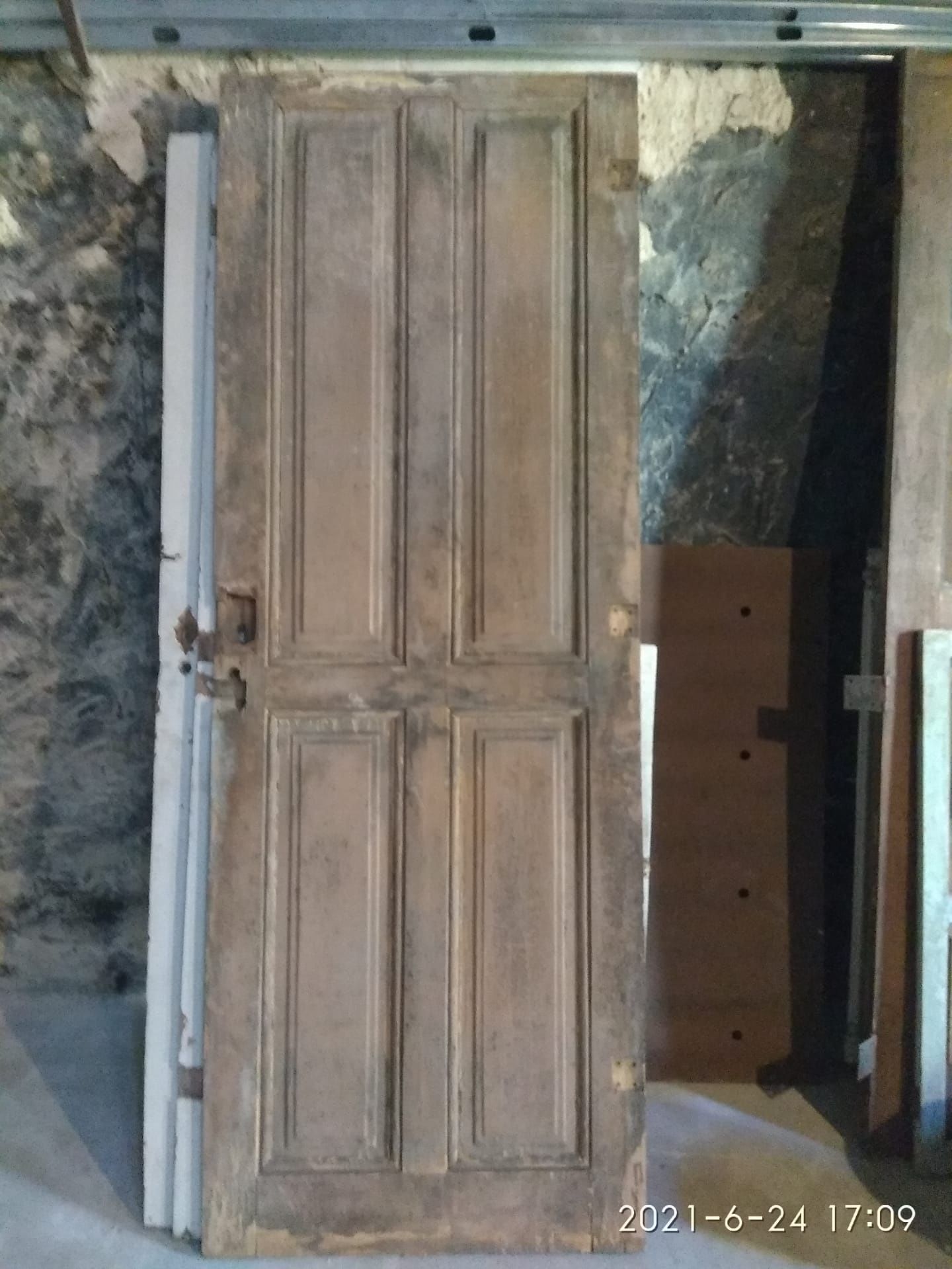 Portas interiores antigas de madeira muito robustas - urgente!