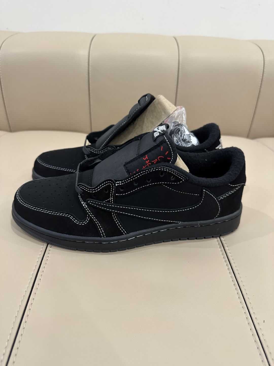 Travis Scott x Air Jordan 1 Low OG Black R.42