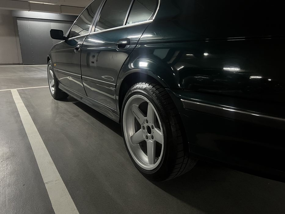 Продам BMW E39 525I