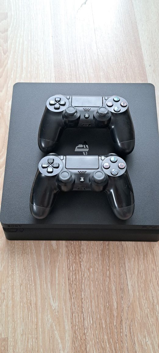 Playstation 4 slim 1 TB ps4 + 2 Pady oryginalne