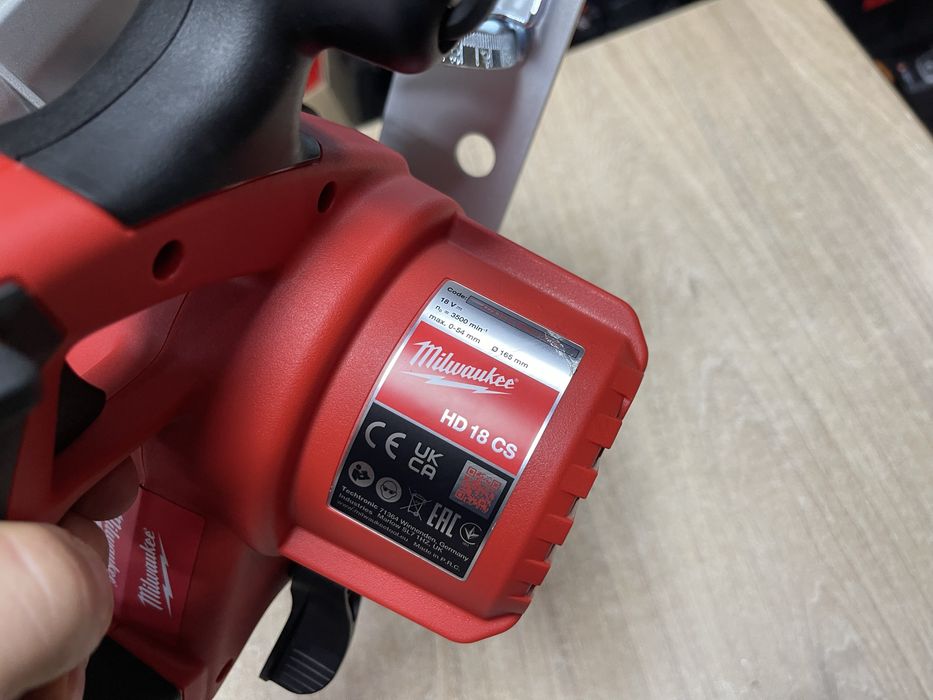 Milwaukee HD 18 CS / щіткова дискова пила Мілвокі