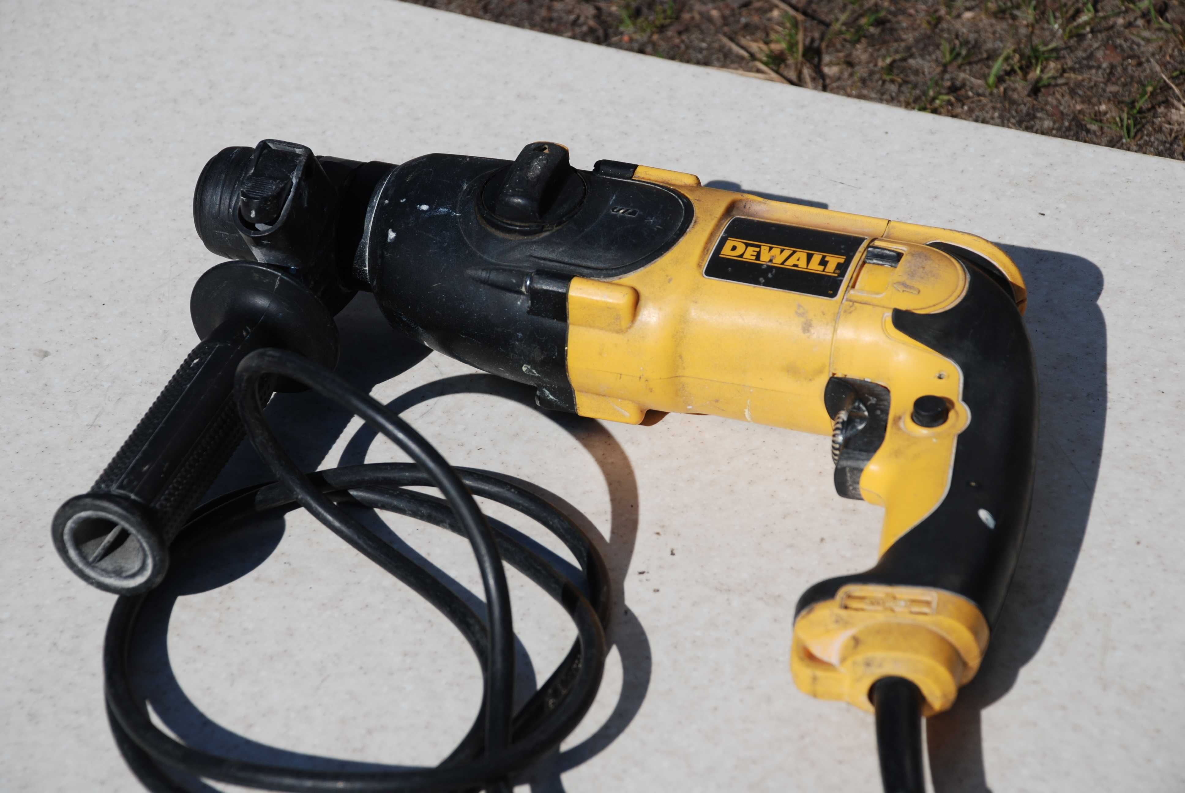 Перфоратор DeWalt SDS-Plus D25013K