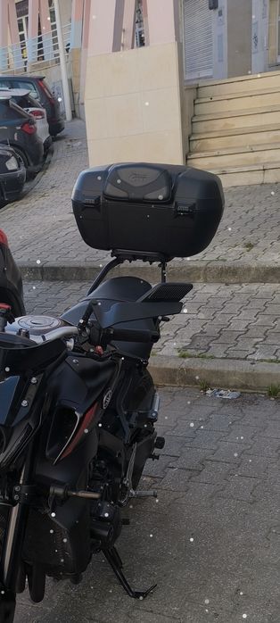 Top case +estrutura de suporte + almofada GIVI