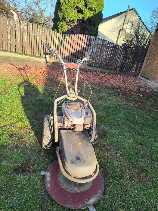 Kosiarka bębnowa rotacyjna do koszenia wysokich traw Brigs & Stratton