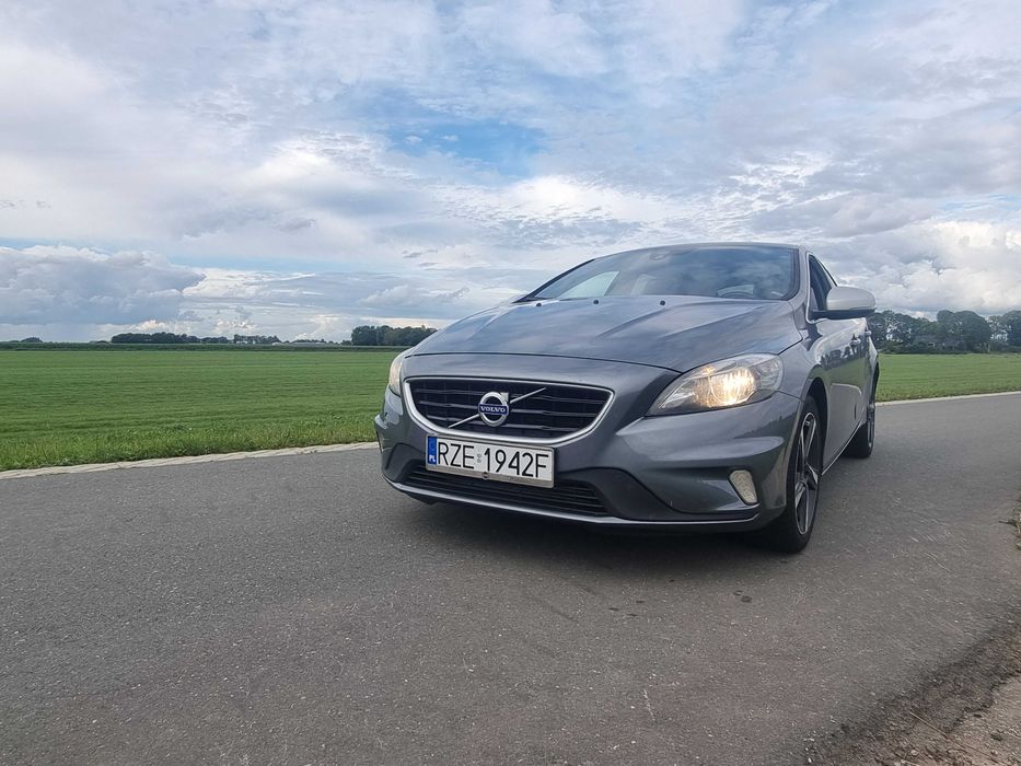 Volvo v40 d3  Design (rysa na cylindrze)