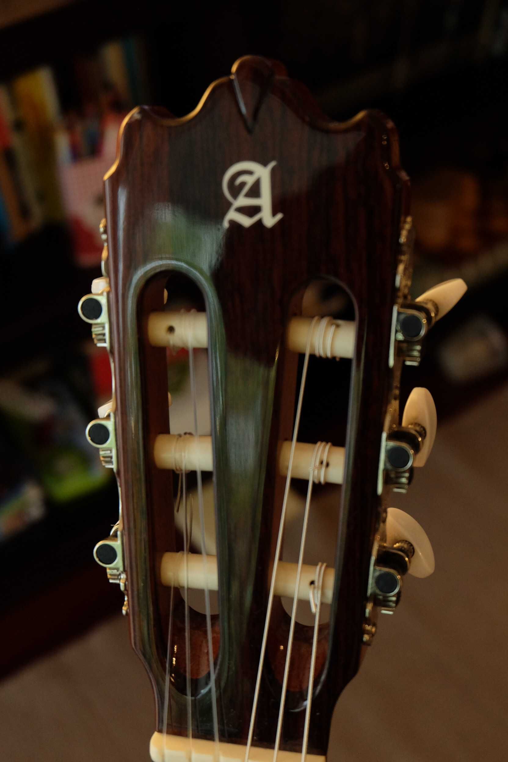 LEFT-HANDED Alhambra 3C-CW Classical Guitar with Fishman Electronics