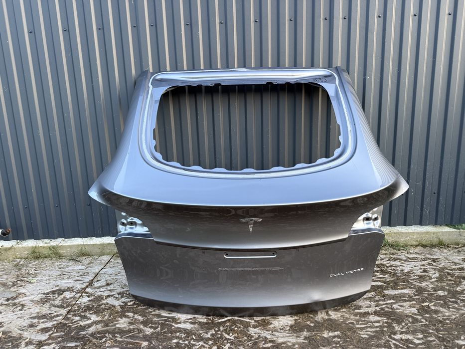 Кришка багажника Tesla model Y MY тесла у ляда кляпа