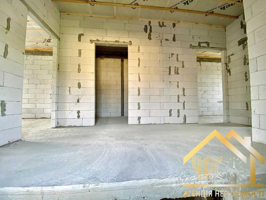 Продаж дуплексу без ремонту 130 м2 у центрі с. Гатне