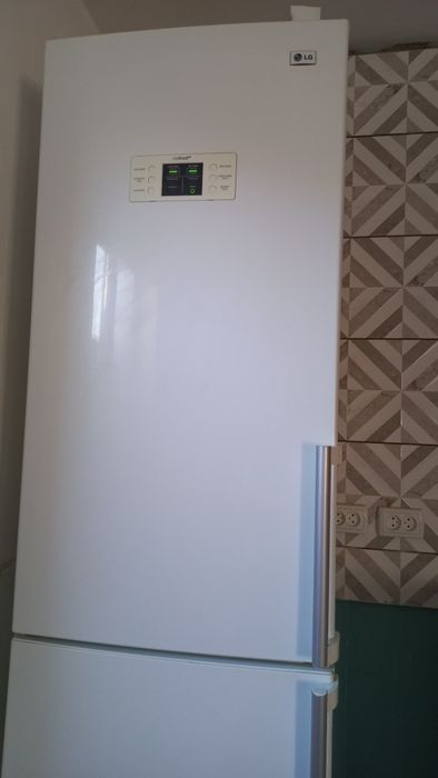 Продам хололильник 1,90