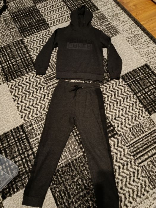 Dres rozmiar 134/140