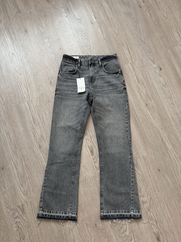 Джинсы Zara Flared Jeans
