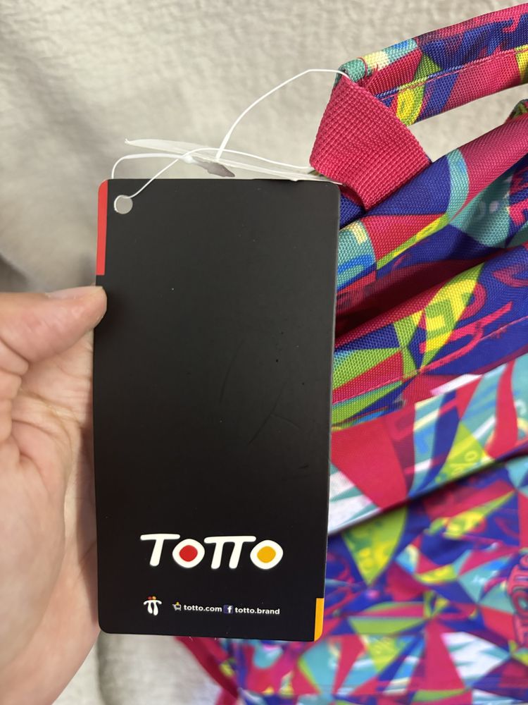 Mochila Totto impermeável Nova