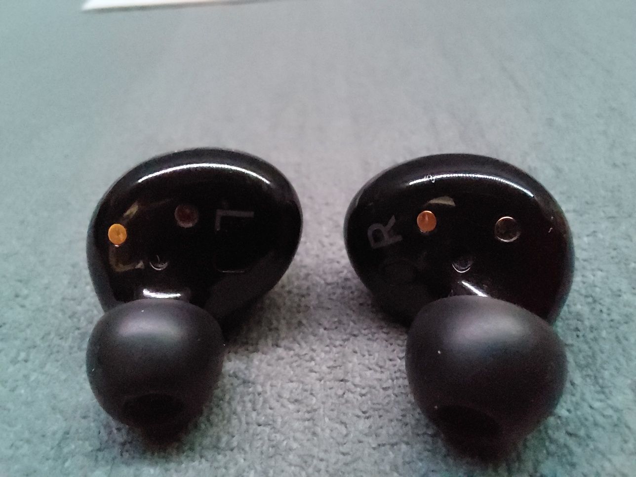 Słuchawki TWS Samsung Galaxy Buds 2 Onyx SM-R177 + Spigen Rugged Armor