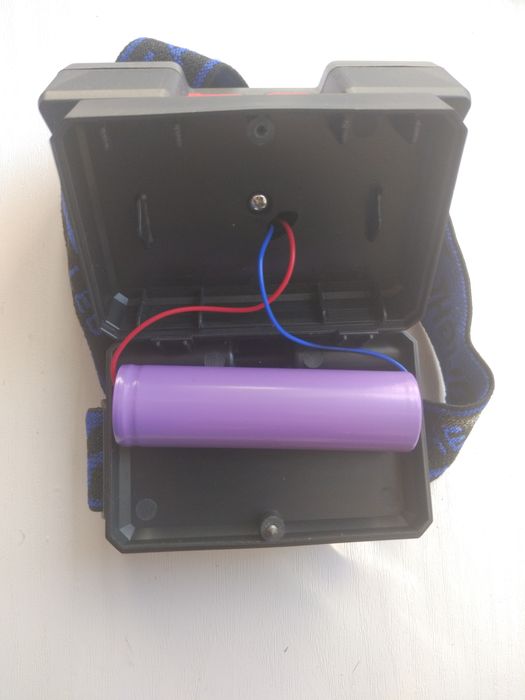 Ліхтар налобний 18650