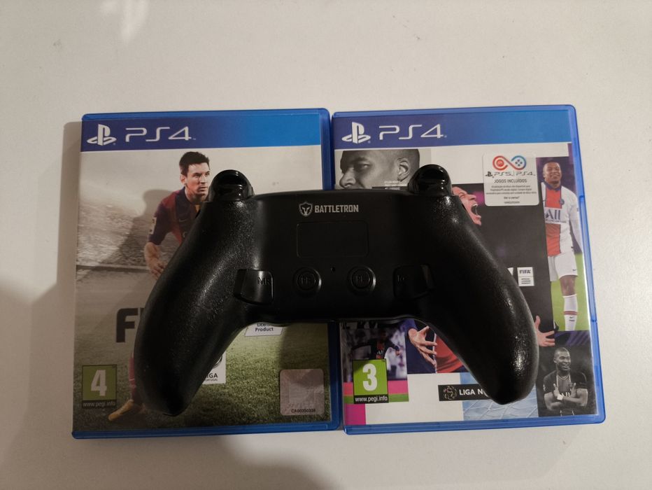 Playstation 4 pro com 2 jogos