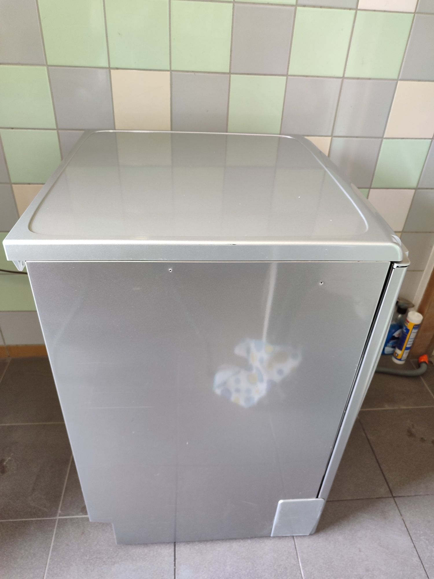 Zmywarka Indesit 60cm szara