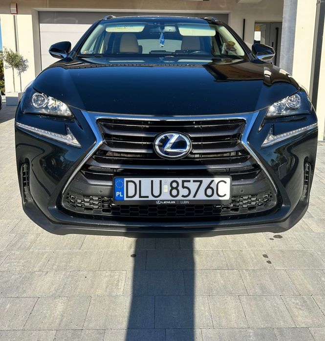 Piękny Lexus NX300h.110.000 zł 4x4.