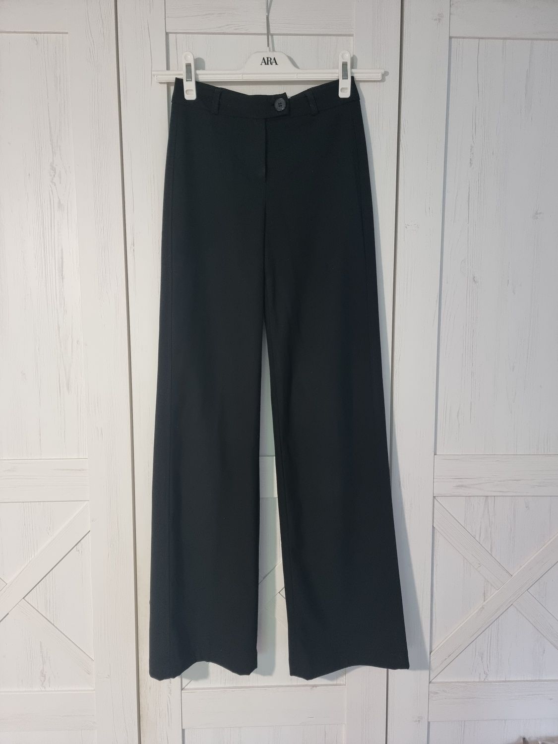 Klasyczne czarne spodnie garniturowe wide leg eleganckie,  basic