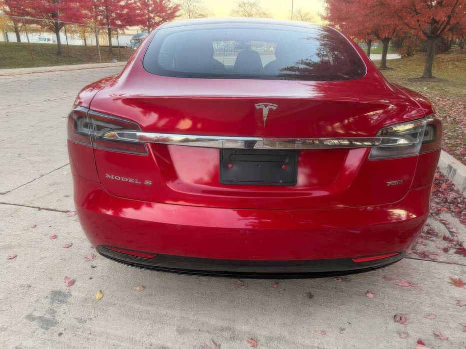 Tesla Model S      2017