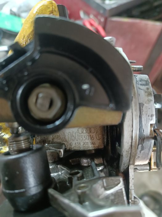 Моноінжектор volkswagen golf 3 1,8 passat 4 1,8  volkswagen 1,8