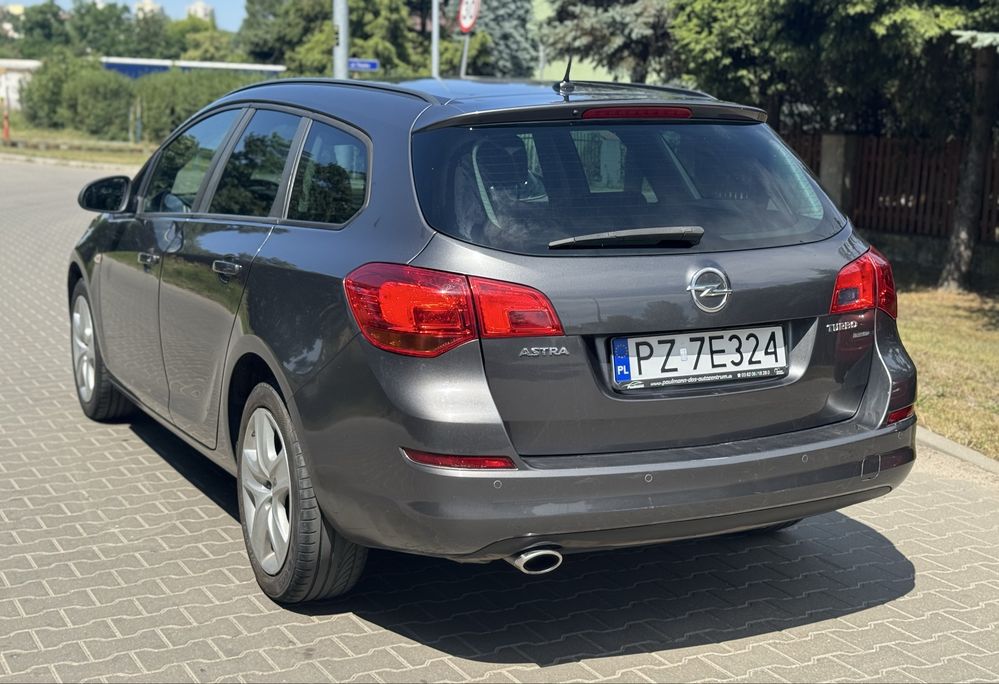 Opel Astra J Sports Tourer, kombi 1.4 Turbo ECOTEC 140KM, zadbana