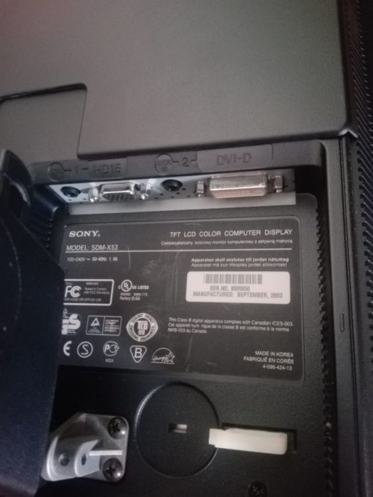 Sony brand LFT LCD color computer monitor working properly.64552375237249123