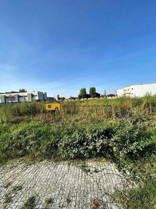 Terreno com projeto para edifício, Maia, Vila nova da telha