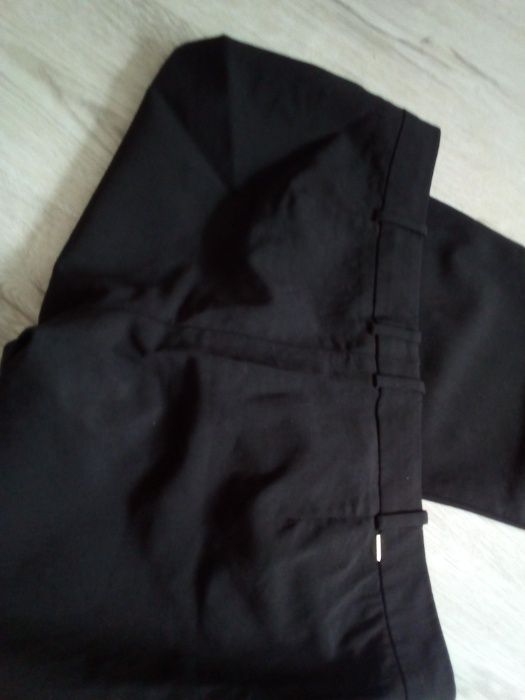 Hugo Boss czarne spodnie