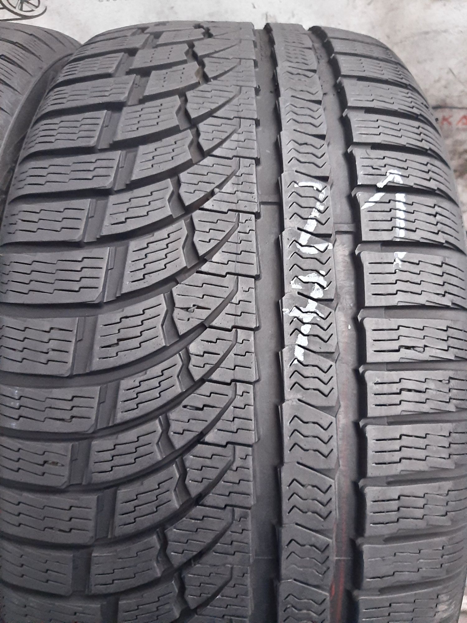 245/35r20 95W Nokian WR A4