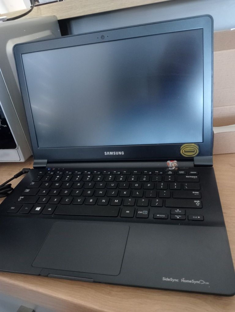 Samsung ultrabook SSD Radeon HD8250