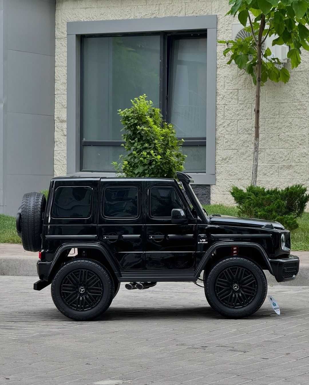 Wielki MERCEDES G63 4x4 24V dla dzieci dwuosobwe autko na akumulator