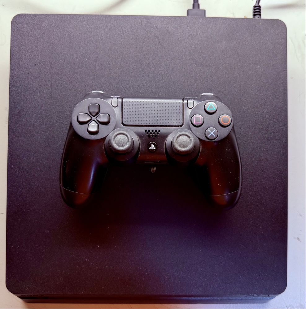 Playstation 4 Slim