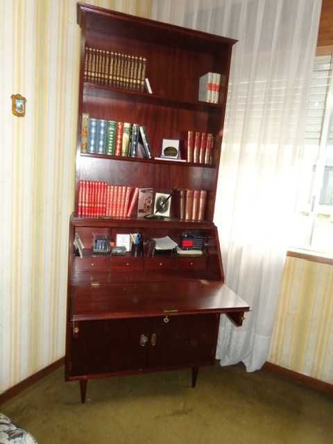 Escrivaninha em Madeira