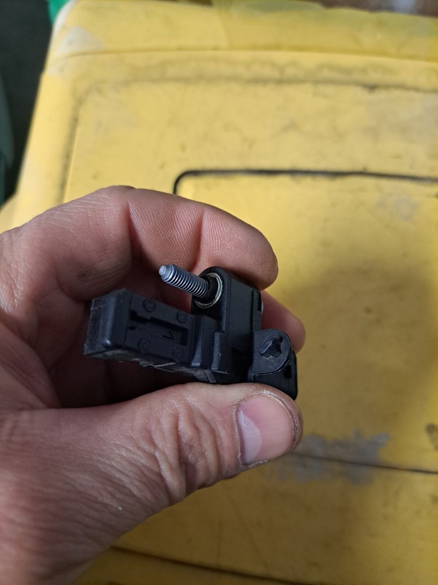 sprzedam czujnik położenia wału Bmw f30 1.6