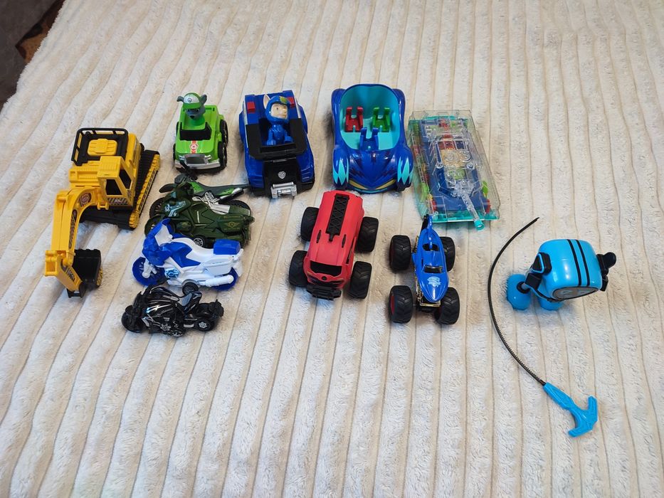 Продам машинки дитячі танк робот екскаватор гонщик