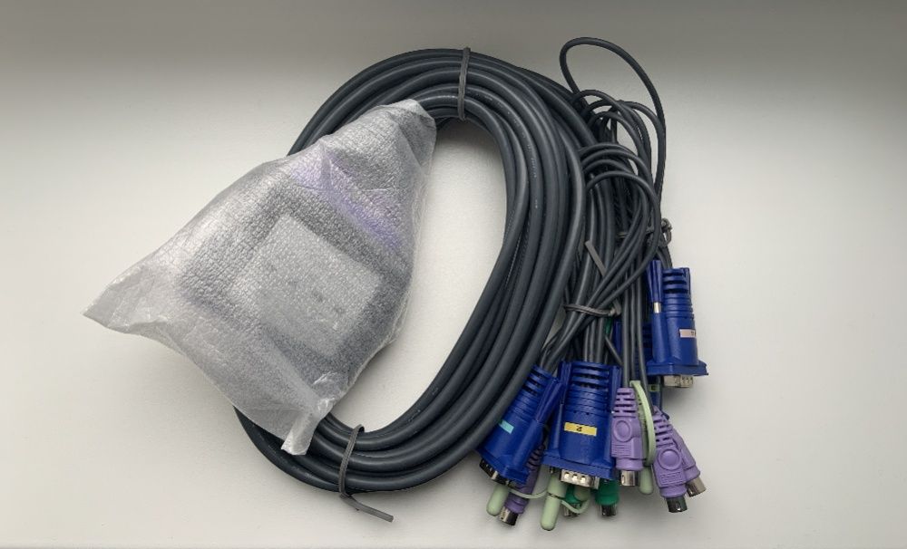 Кабель Аten kvm switch 2/4-портовый,PS/2,VGA,аудио,кабельный КВМ