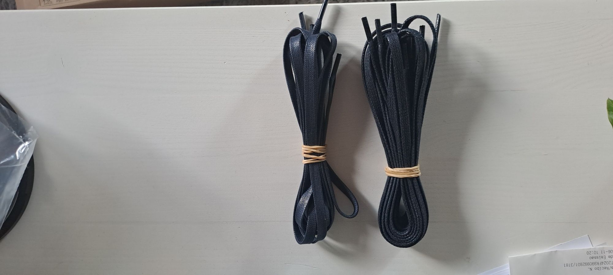 Cordões azuis escuros NOVOS