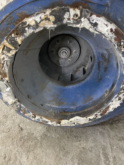 Витяжка улітка в робочому стані