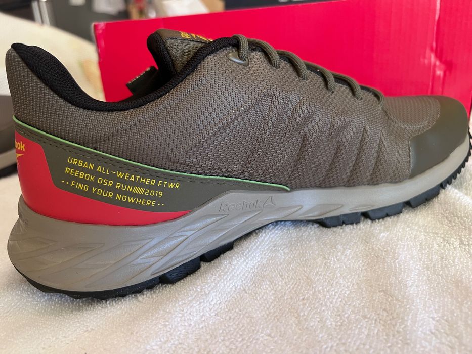 Sapatilhas de trek originais da marca Reebok novas na caixa Nº41,