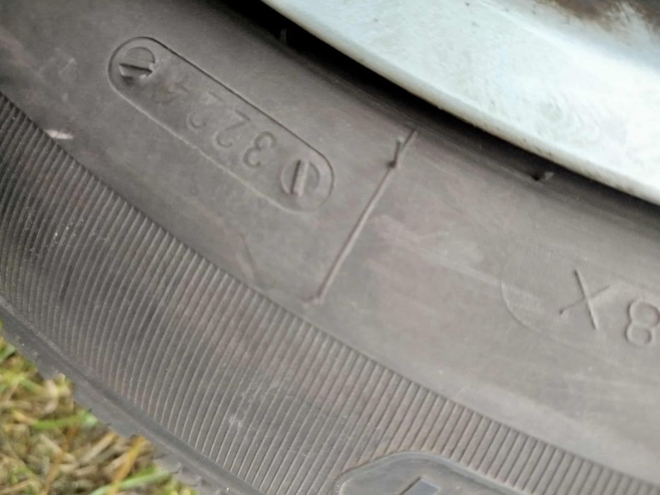 Opony zimowe 215/60/15