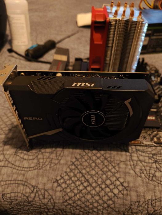 Componentes para montar torre completa / Monitor