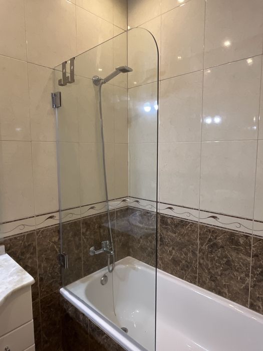 PARA DESPACHAR Painel de duche em ótimo estado