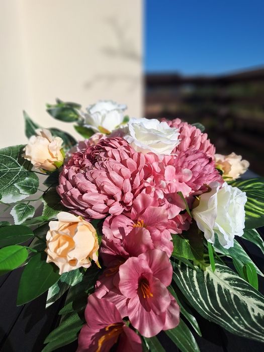 Komplet nagrobny z pięknymi chryzantemami, Stroik i bukiet na cmentarz