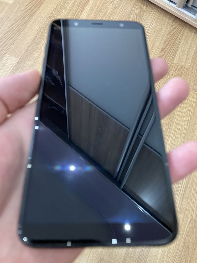 Телефон Смартфон Samsung J8 3/32 Чорний