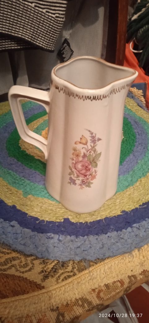 Продам фарфоровый сервиз